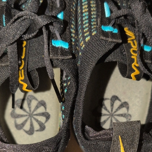 Nike Vapormax Flyknit Sneakers Size M9 W10.5 W/Box MSRP $220 - Picture 12 of 13